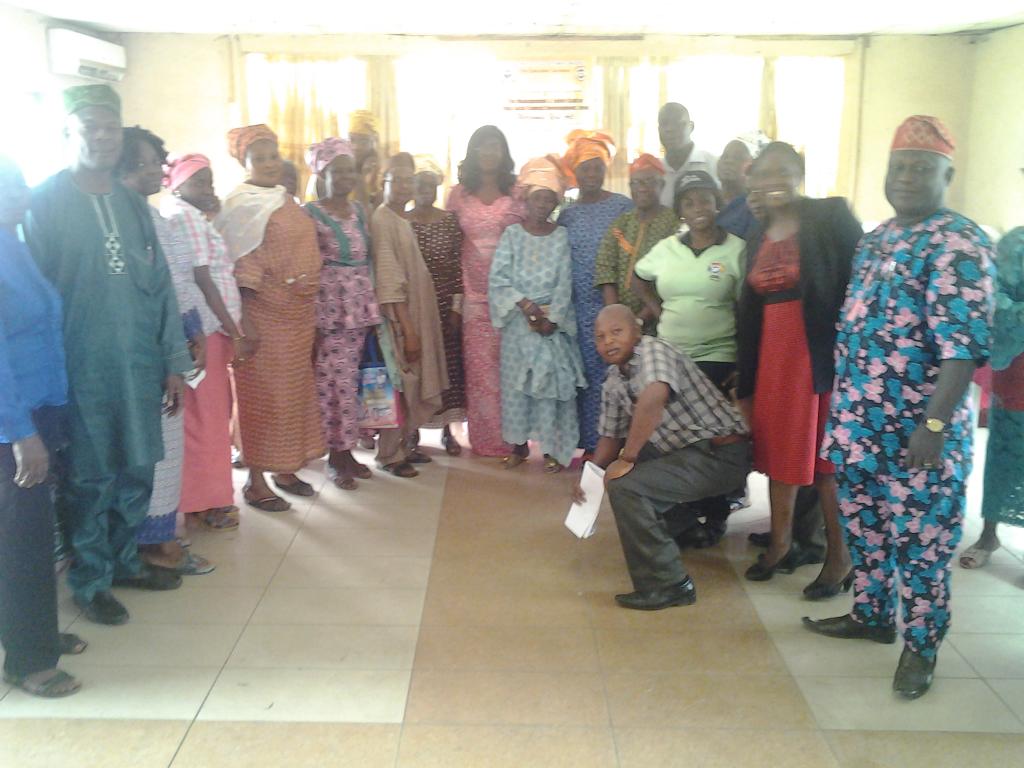 Yaba_Lcda's tweet photo. Executive Secretary during the council staff forum and award presentation to retiree. https://t.co/CV117tbCu6