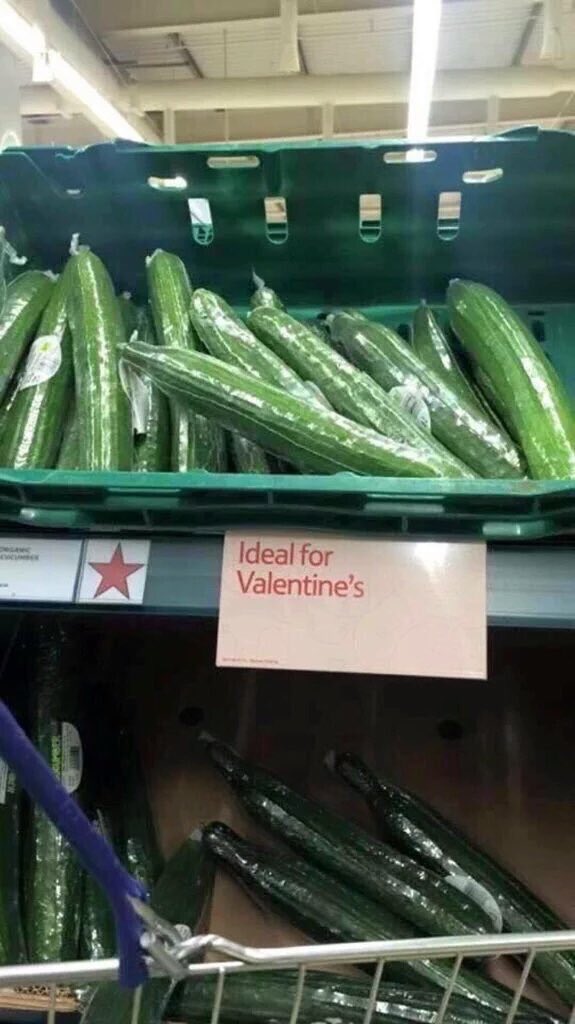Johnnyyrobinson's tweet photo. It looks like @Tesco are ready for Valentines Day 😂! https://t.co/dVfpDK78zB