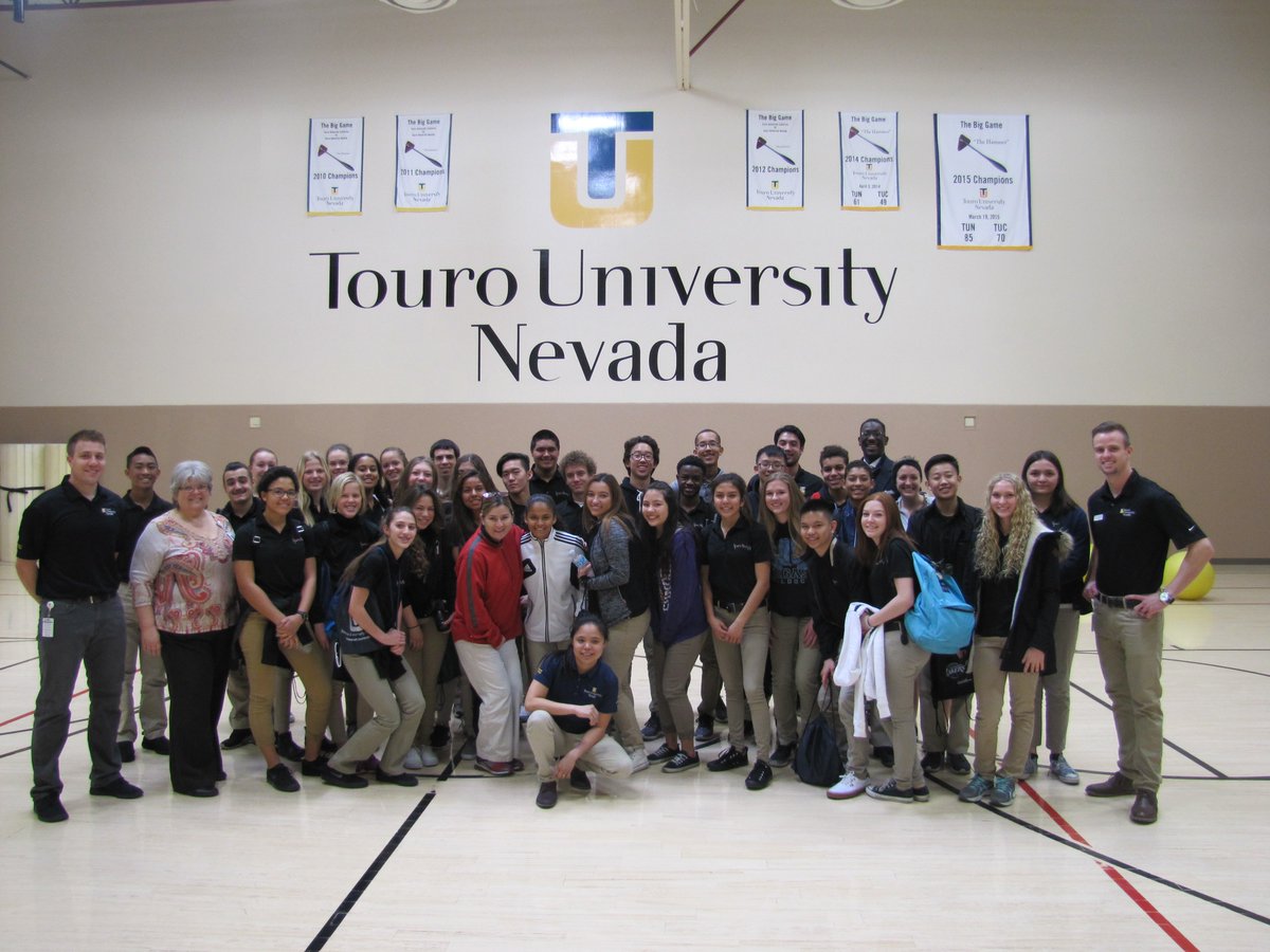 CTEinCCSD's tweet photo. Some more pics from when @WestCareerTech Sports Med students #jobshadow-ed @TouroNevada. #CCSDJobShadow https://t.co/7VaRKZ5Sbr
