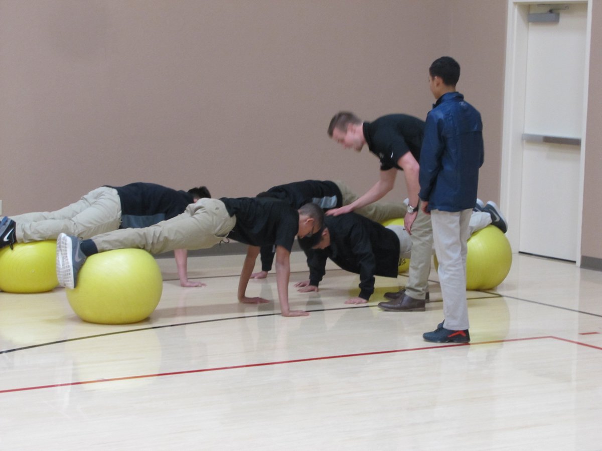 CTEinCCSD's tweet photo. Some more pics from when @WestCareerTech Sports Med students #jobshadow-ed @TouroNevada. #CCSDJobShadow https://t.co/7VaRKZ5Sbr