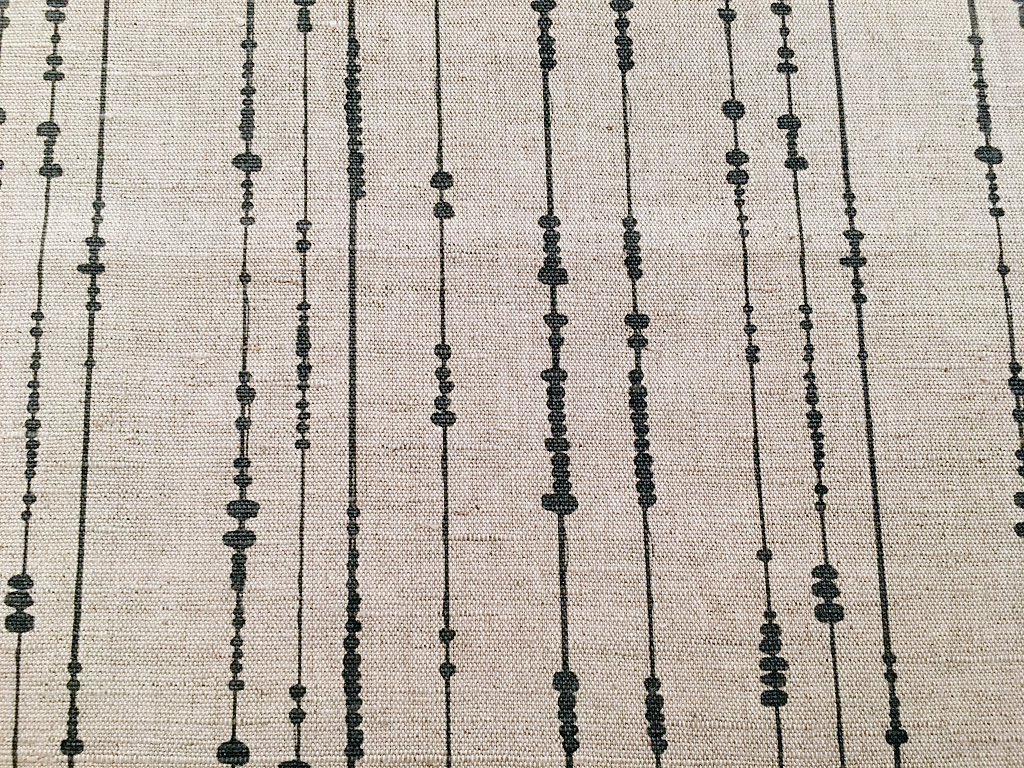 Fab blinds arrived today in this #linen fabric from @linenfabrics :) #ada&ina