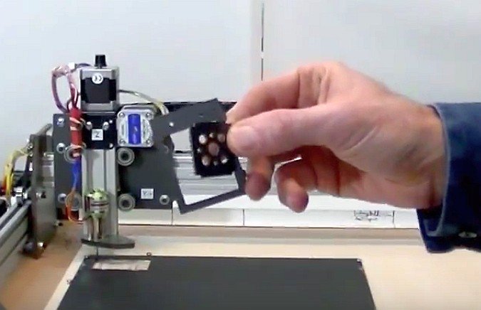 CncfabFr's tweet photo. Découpe de stratifié carbone avec la fraiseuse FAKIR par CNCFAB.FR https://t.co/m45nkskG55 via @YouTube https://t.co/LtBdu8Vslu