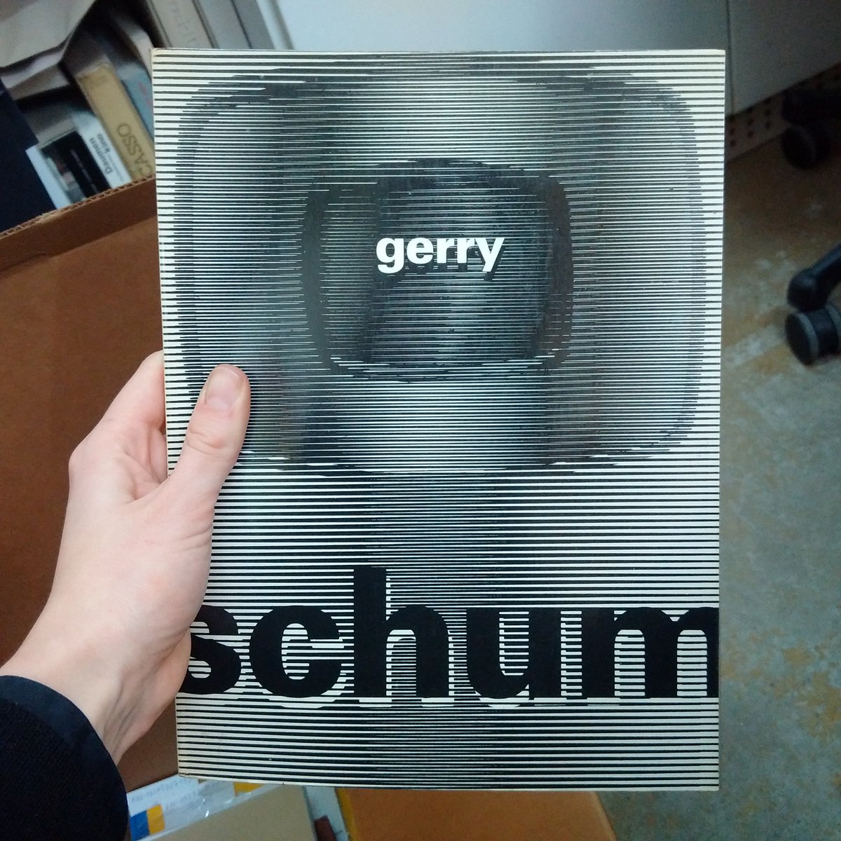 BarbaraWalterQ's tweet photo. Il inventa la diffusion par la télévision. #gerryschum Catalogue par Total Design #wimcrouwel https://t.co/JRfpSIsfec