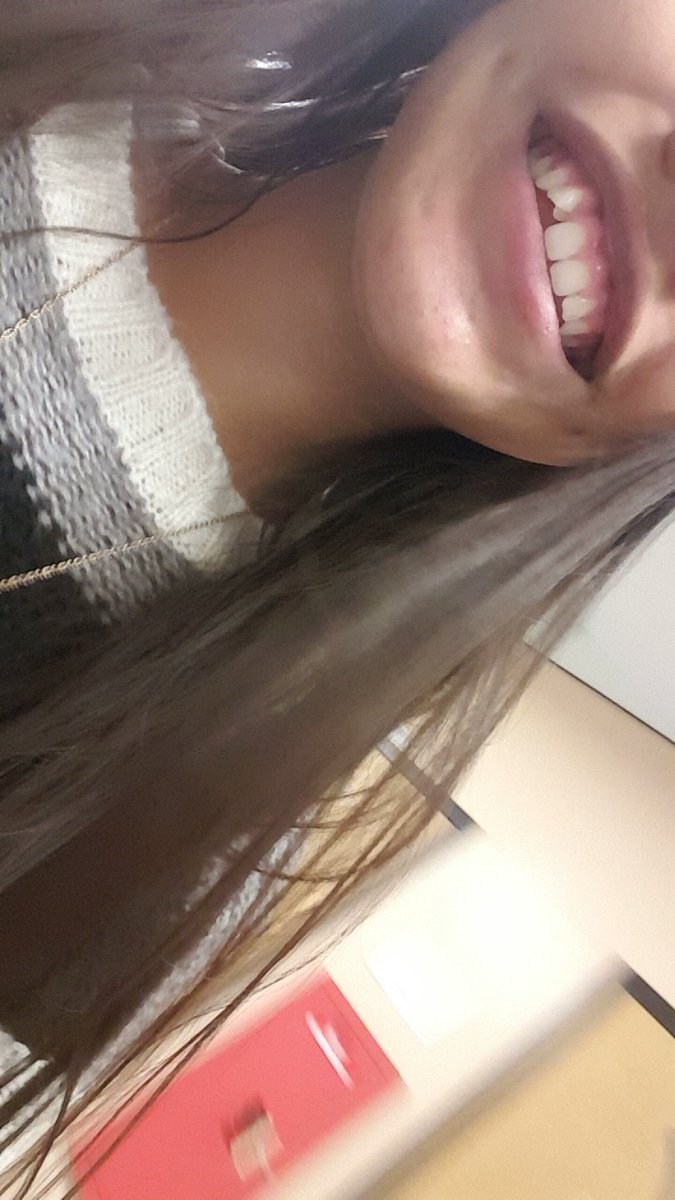 advocadoniall's tweet photo. @ICEVH1 #TeefForTroye I don't like my teeth but this is for troye !! https://t.co/64TYuHuTh3