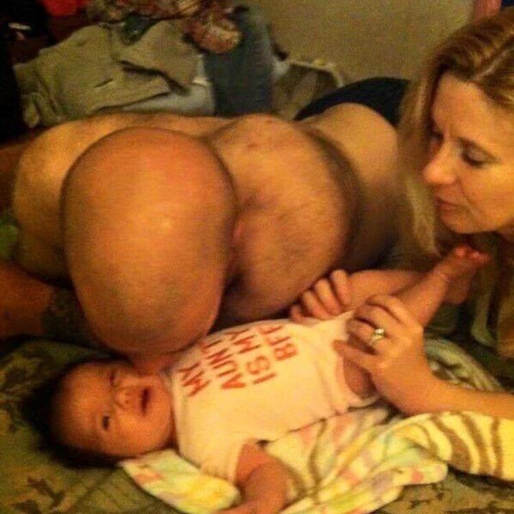 QuandTa_'s tweet photo. Quand t'as ton père qui a une tête de cul ! https://t.co/ZcAWlnxLw0