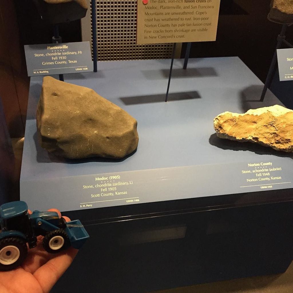 Latzke's tweet photo. Hey look! #meteorites from #Kansas! #TinyTractor https://t.co/0AeAuN8YT4 https://t.co/To2g2PavS4