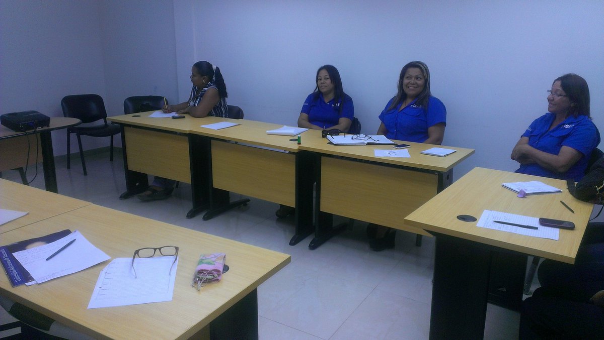 imvisotillo's tweet photo. Empleados del IMVIS, recibiendo inducción del curso OPERADOR DE WORD 2007 - 2010 (Básico-Medio) https://t.co/OHague3smt