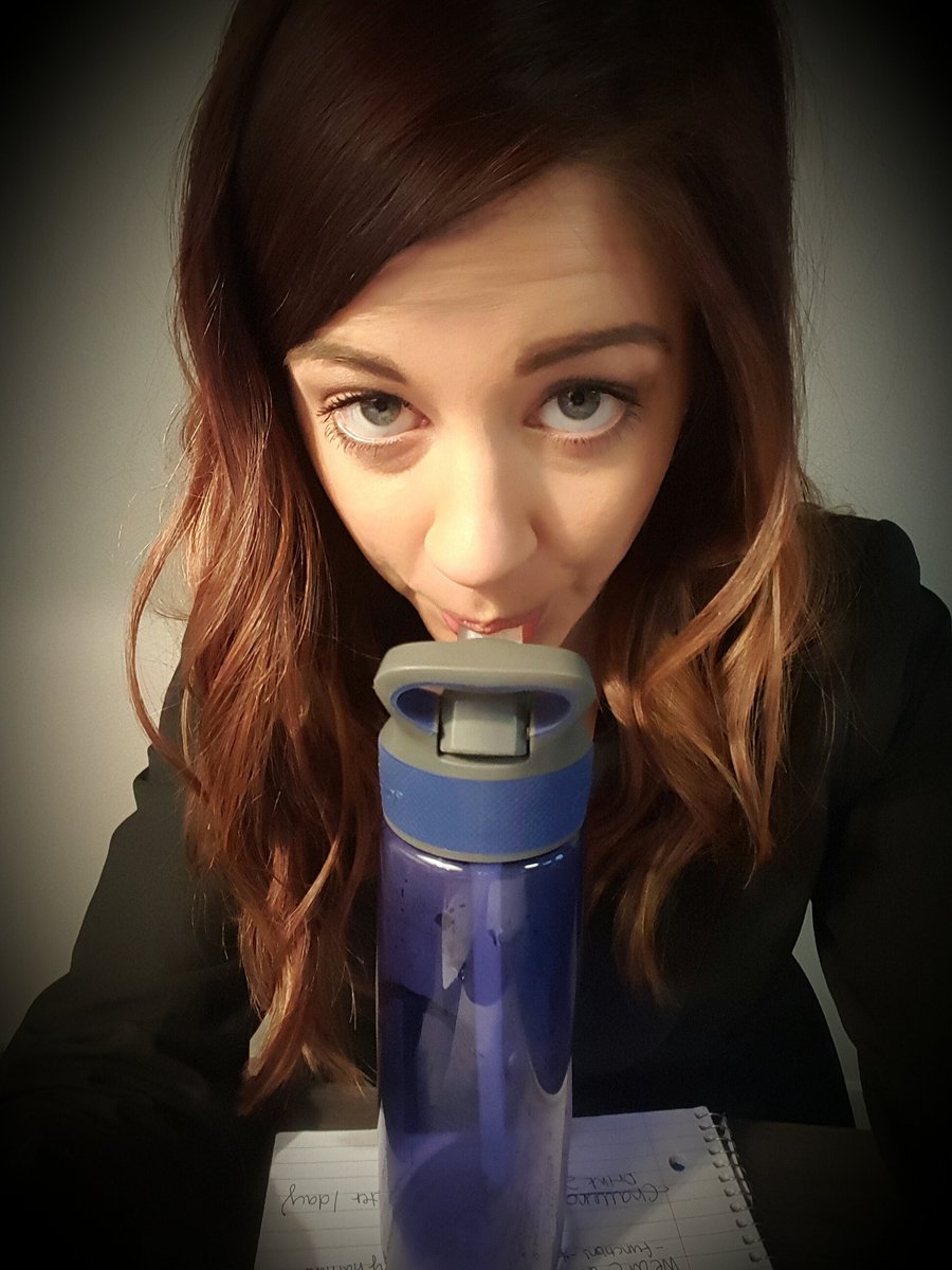 emilyschweer's tweet photo. Already completed this week's challenge for the day! @ShawNutritionM #drinkmorewater https://t.co/GXJhxxs3Rz