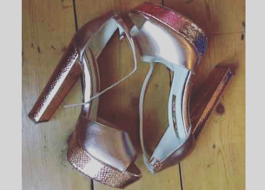 GGLondon2016's tweet photo. #RoseGold #Platforms #OnSale @GGLondon2016 #Vintage #Boutique #57NorthcrossRoad #SE22 https://t.co/eq9qMrNBfh