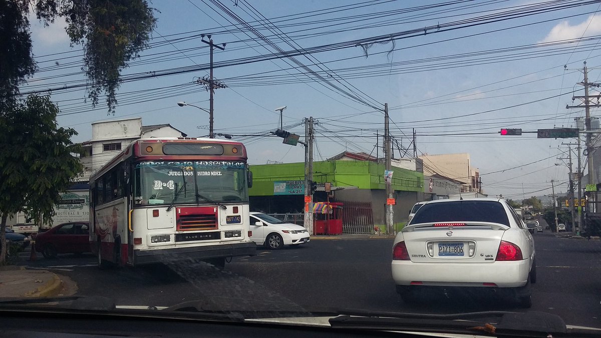 Alértux El Salvador tweet media