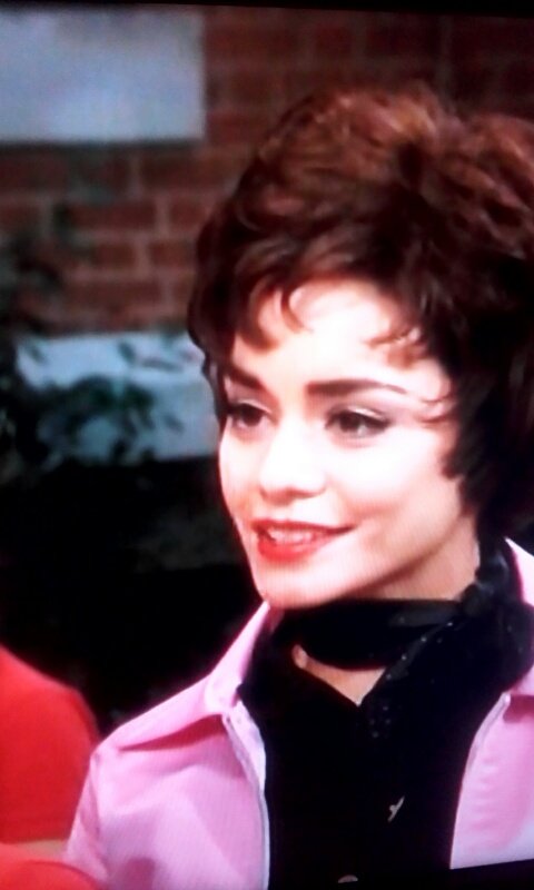 CDe_Pablo's tweet photo. Proud of you @VanessaHudgens https://t.co/9dy2KrL4oG