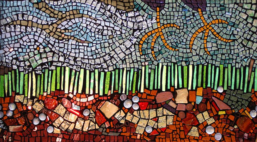 CplusP8237's tweet photo. Re-purposed clear and stained glass, coins, marbles, + skeleton keys! https://t.co/bEgwCnPLuJ #stainedglass #window https://t.co/wMfGFvGrps