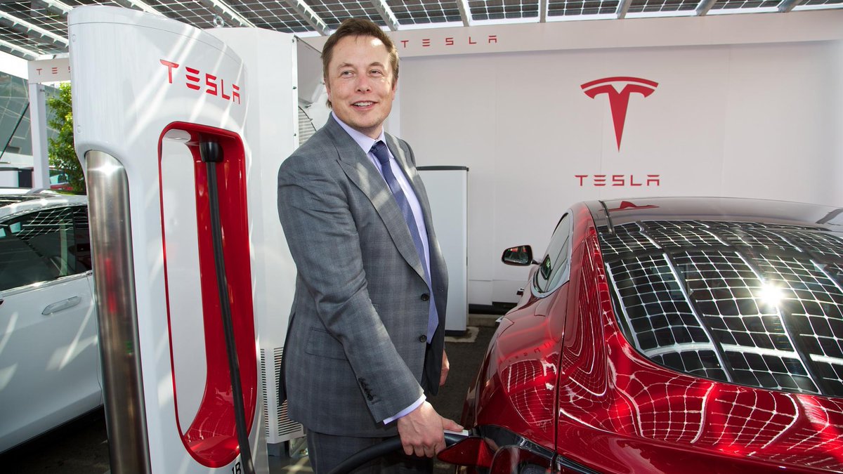 BBC_TopGear's tweet photo. Tesla boss Elon Musk is ‘quite tempted' to build an electric plane
https://t.co/9V5RnX4Zz2 https://t.co/yfpc4BicF6