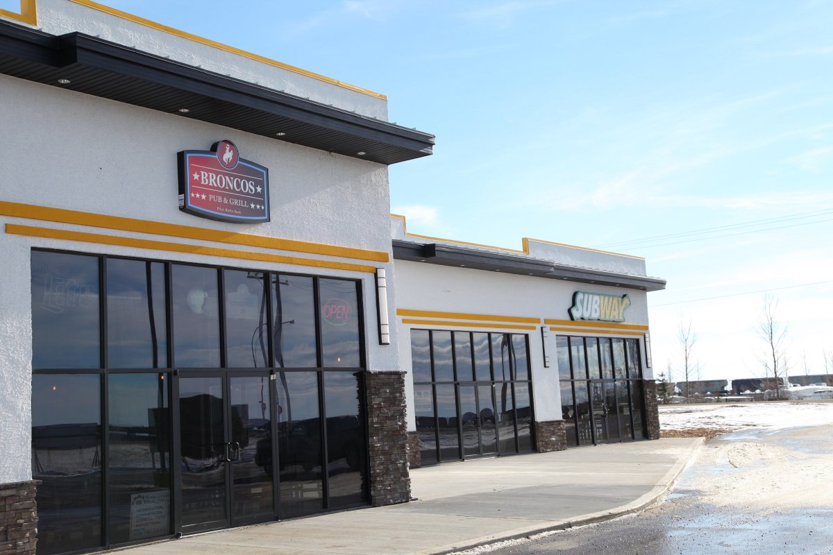 NewHorizonBCen's tweet photo. Have you considered watching the Super Bowl this weekend @broncospub #CRE #YQR  #smart #efficient #growth https://t.co/eR7pjm29bJ