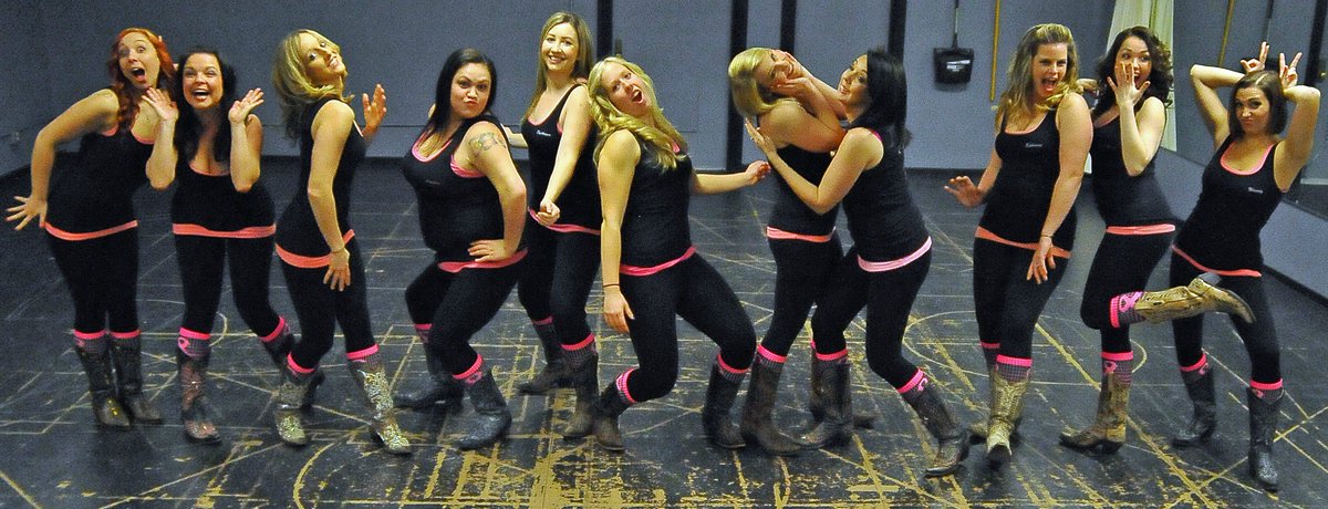 BootBoogieBabes's tweet photo. #B3Style with the 2016 team! #KickYourBootsUp https://t.co/M7qXDhVHdb