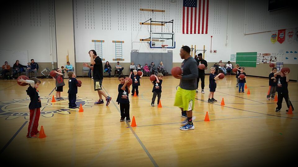 HooperHands's tweet photo. Hands, Feet, Defense! The little Hoopers did an awesome job on the 1st day @fallsrec ..#HooperHomework https://t.co/U31XDkFV3U