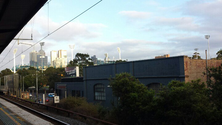 Another gray cloudy start  to #Melbourne this morning  #MelbourneWeather #MelbWeather