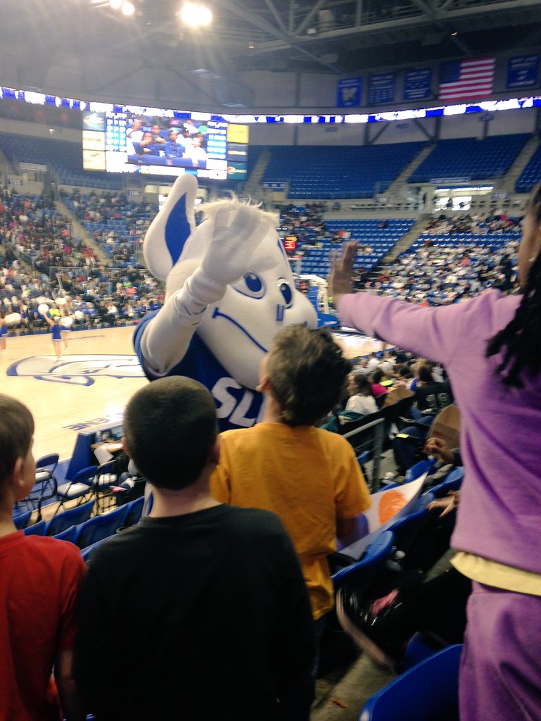 MissVaughn105's tweet photo. Null's 1st grade had an AMAZING field trip! Thank you @SLU_Official https://t.co/VwqouCWQpW