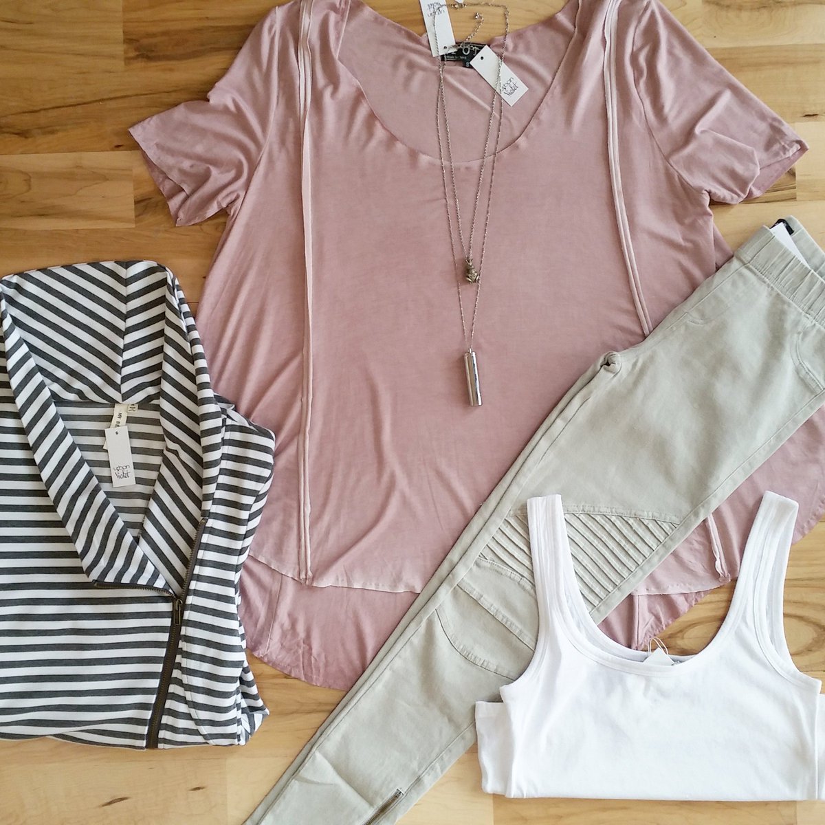 Urban_Violet's tweet photo. Hooray for Casual Layers! https://t.co/RARBlRRohD