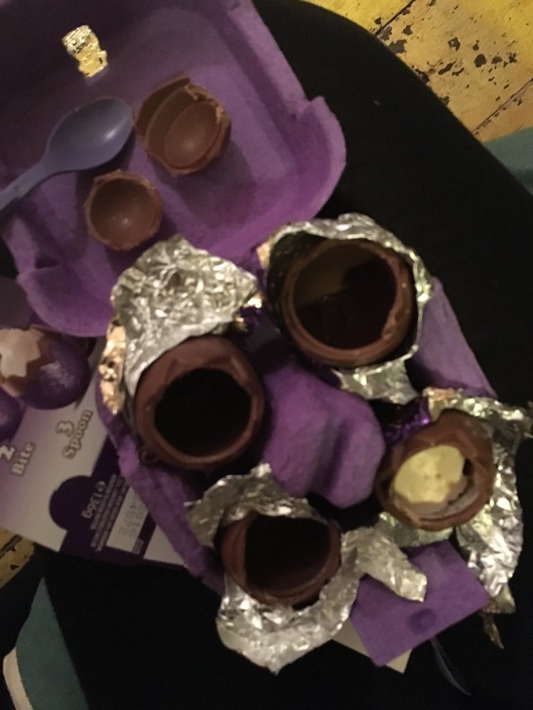 JessieCad's tweet photo. @CadburyUK not 1 but 3. This is no yolk!!!! 🙀 https://t.co/oHhGrPwRhs