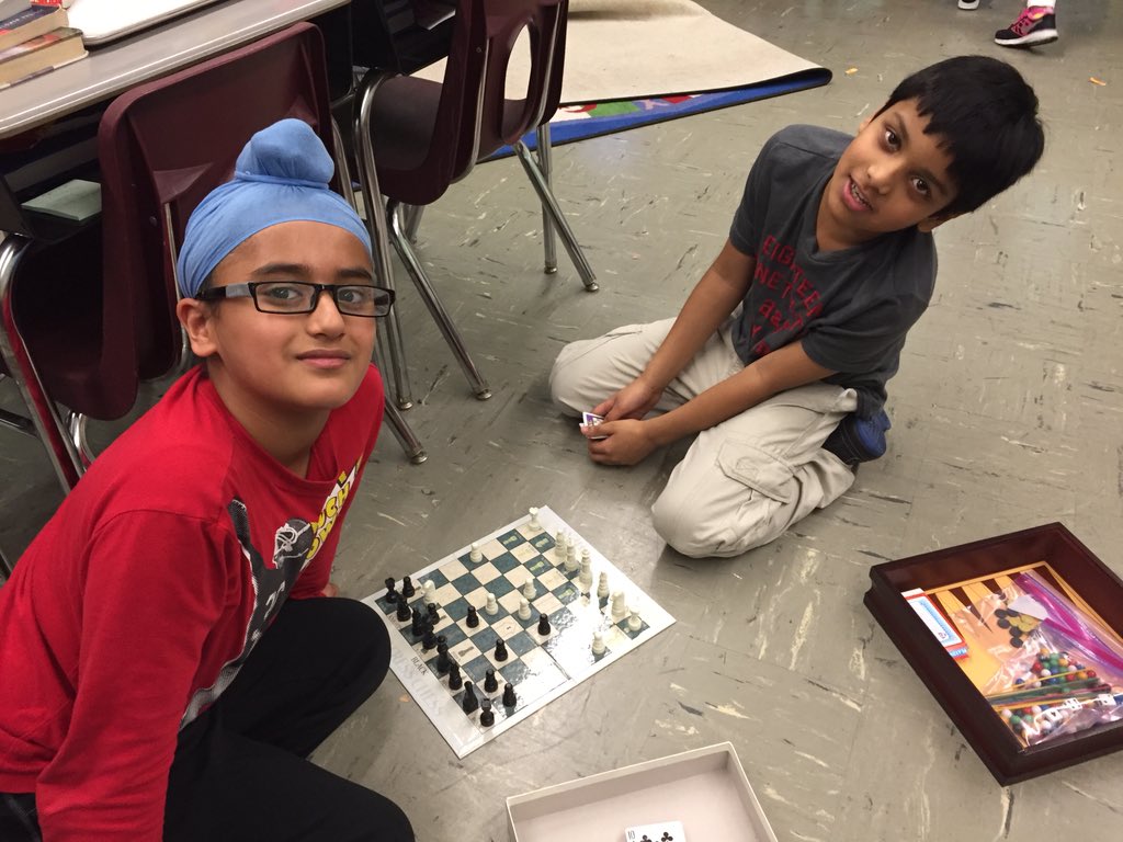 MissFischer4's tweet photo. Smiles all around for Global Play Day!!!! #edisonk12 #gpd2016 https://t.co/eMZOUSK7Zm