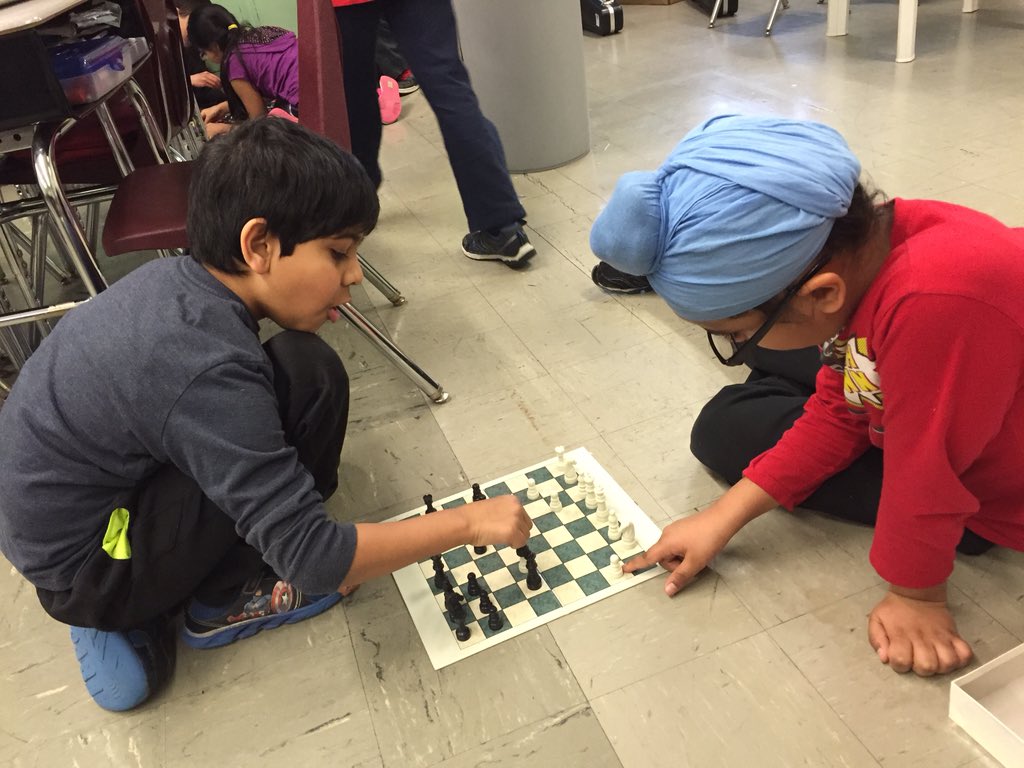 MissFischer4's tweet photo. Smiles all around for Global Play Day!!!! #edisonk12 #gpd2016 https://t.co/FFHKgSUQnb