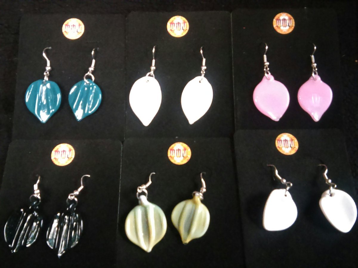 MrsWicked1's tweet photo. Handmade jewelry by me!! #glassjewelry #glasslove #girlswhoblowglass #glasslove #wickedwaterworks #loveprettythings https://t.co/pv3boDZ80N
