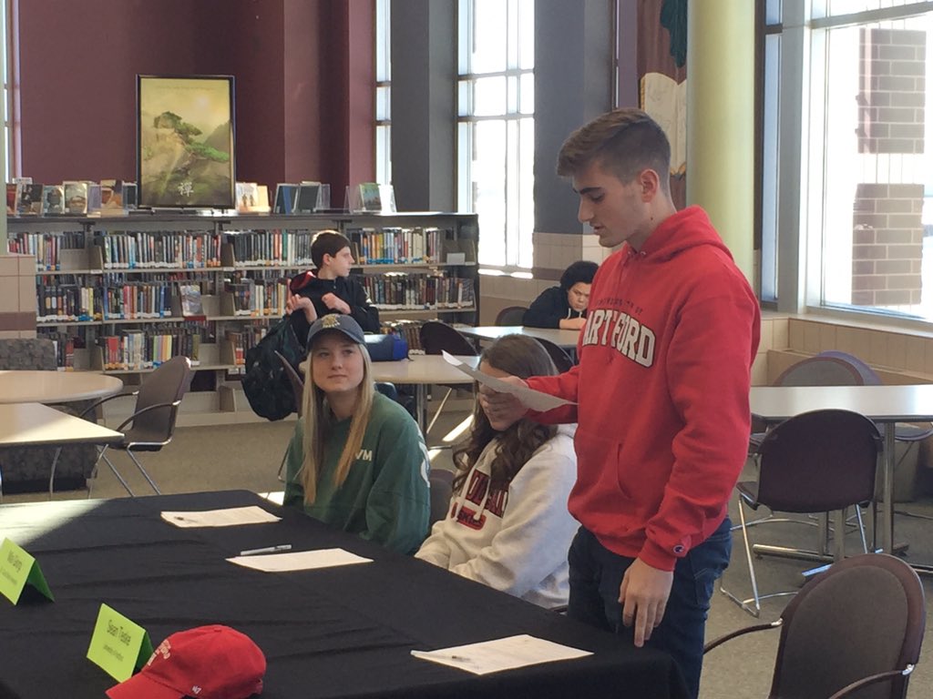 EVHSAthletics's tweet photo. These three join seven of their Eastview 2016 classmates who previously signed an NLI. #talentedclass #2016 https://t.co/87X54anoGO