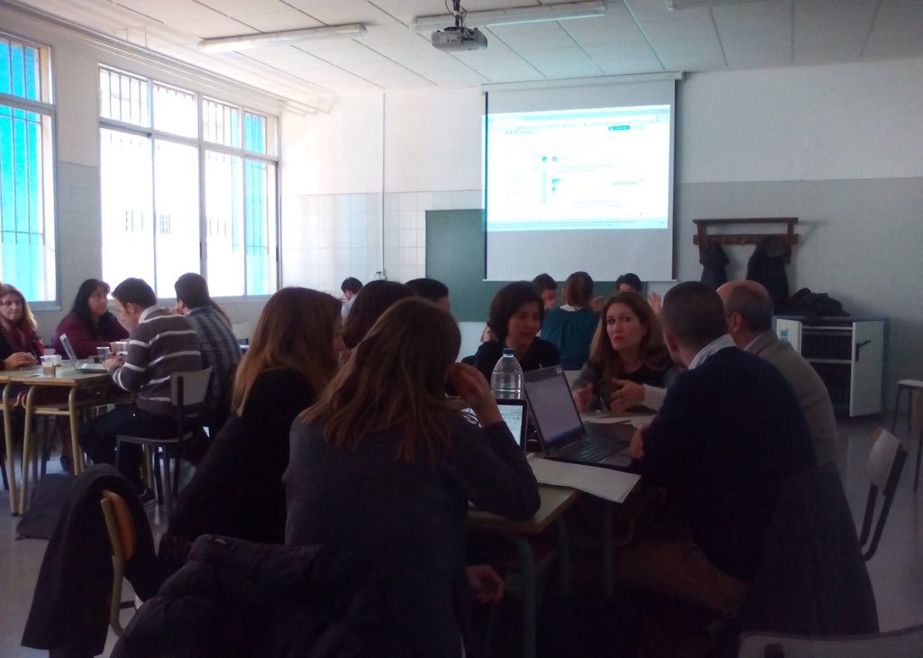 escuelassj's tweet photo. #momentsprimaria SEGUIM amb la #7manaABP...madurant procés com a grup #creant i #creient.💭💚👣 @ftsaez @aulaPlaneta https://t.co/UJdedtvlDB
