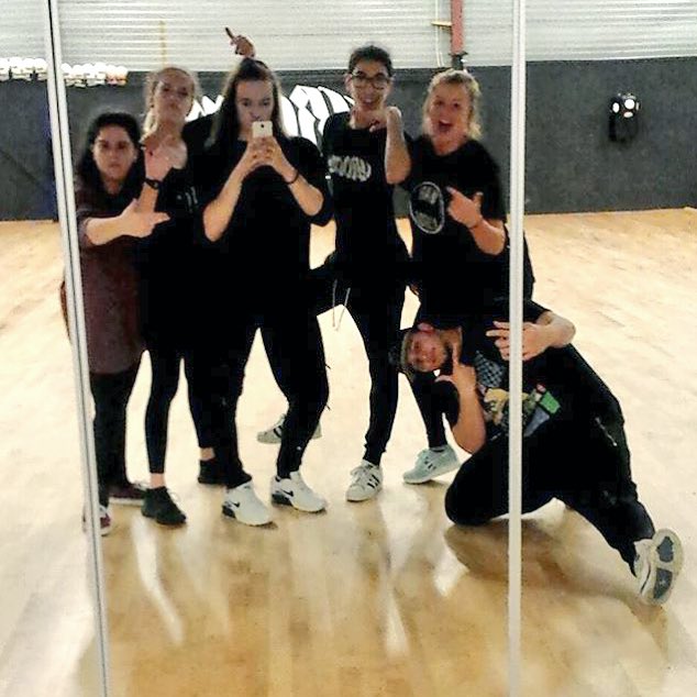 AmyDeBruinn's tweet photo. First training with the crew done! 💪🏼❤️ https://t.co/iayYWkILTQ