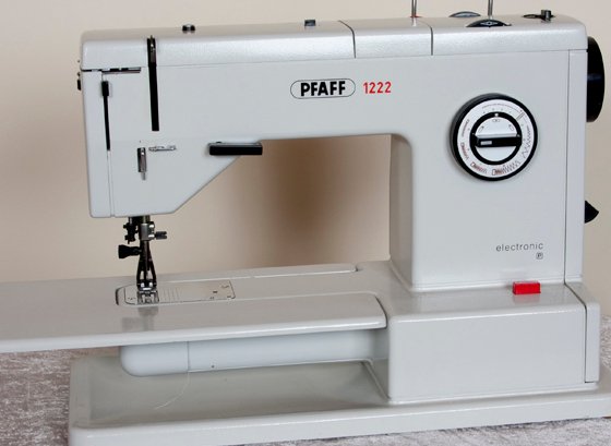BCompServices's tweet image. Every so often I get to work on amazing works of #solidengineering design like this 40yr old @Pfaff sewing machine.