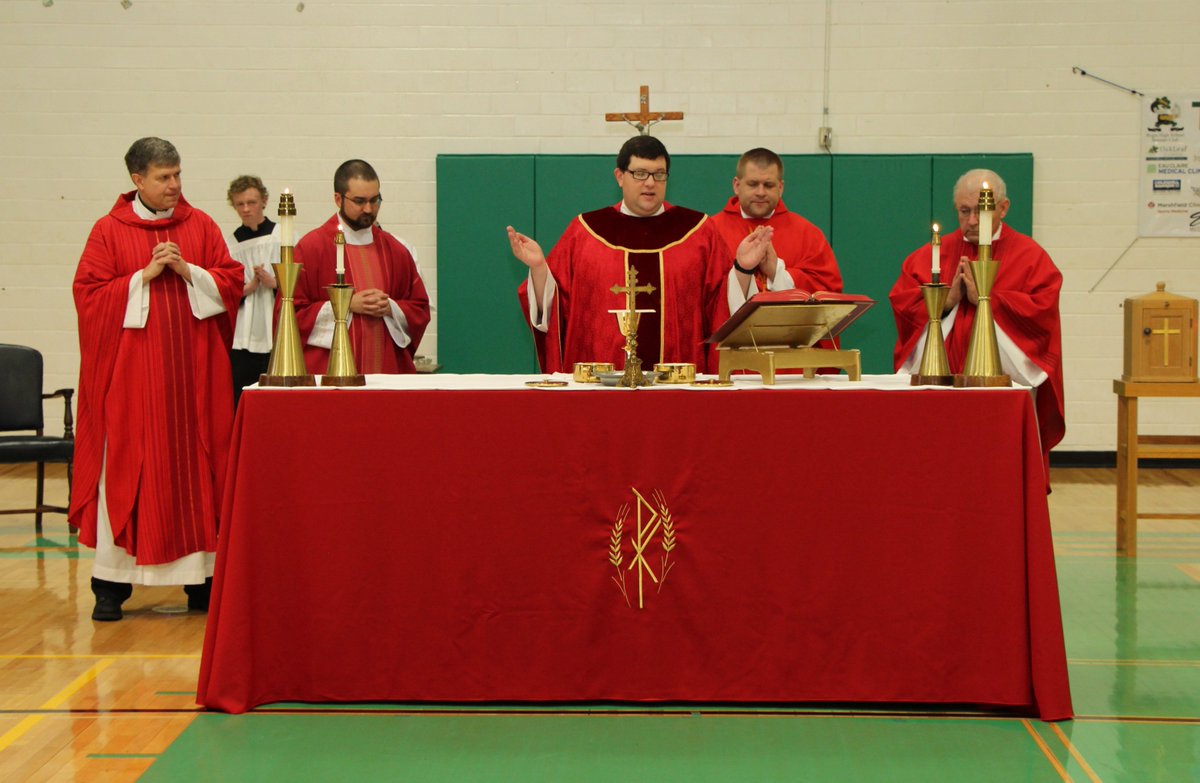 RegisCatholic's tweet image. More photos from this morning's All Schools Mass at #RegisHS to celebrate #CSW16!