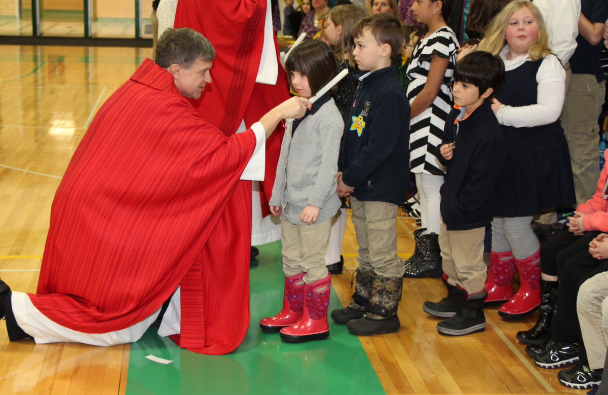 RegisCatholic's tweet image. More photos from this morning's All Schools Mass at #RegisHS to celebrate #CSW16!