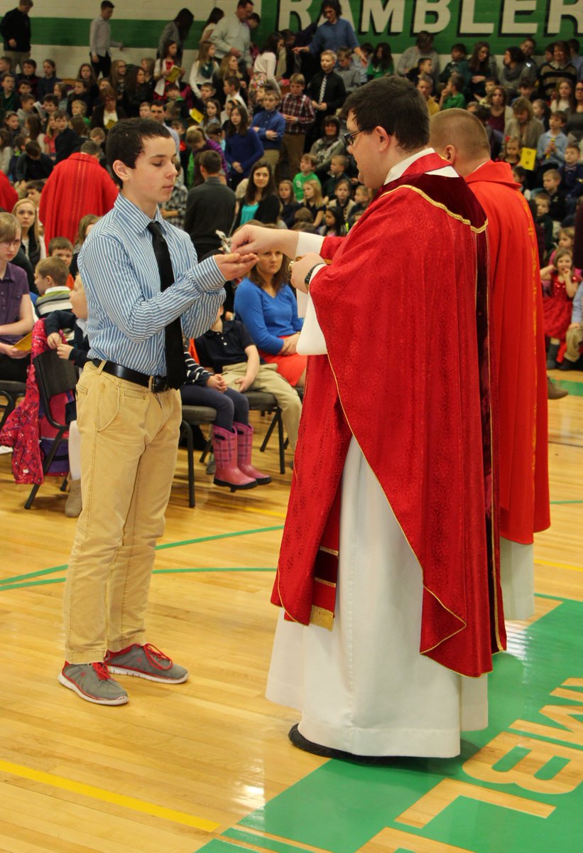 RegisCatholic's tweet image. More photos from this morning's All Schools Mass at #RegisHS to celebrate #CSW16!