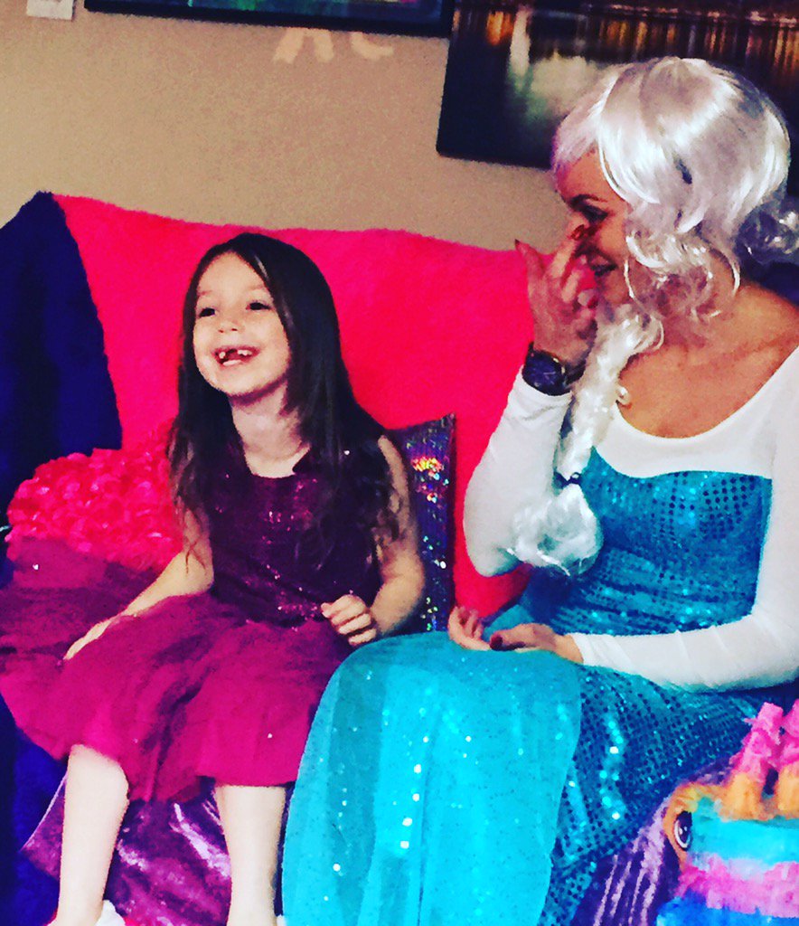 DollyParties's tweet image. 