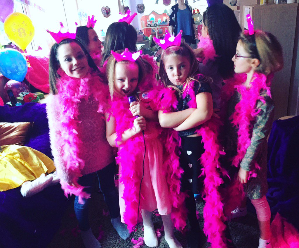 DollyParties's tweet image. 