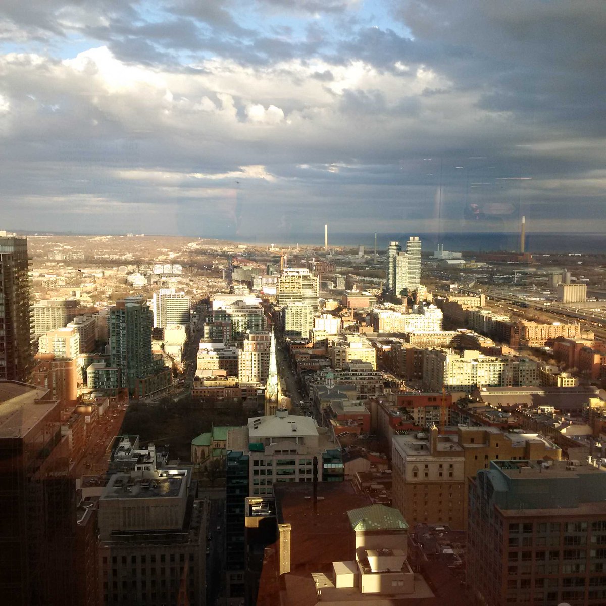 DealADayDempsey's tweet image. Unreal view from the new @DreamUltd offices at #ScotiaPlaza. Don&apos;t get too comfortable @kmhardy_toronto #modelsuite