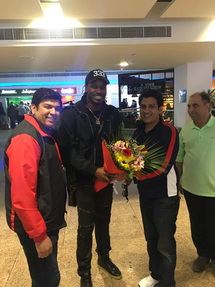 lahoreqalander's tweet photo. Welcome @henrygayle in #psl all fans are waiting your monster sixes. https://t.co/4hnWTfN1H6