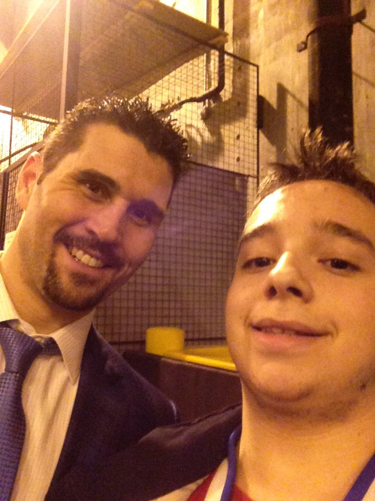 NickLariviere25's tweet photo. Met former Habs captain after tonight's game and he still needs to bend down xD #imamidget https://t.co/MWb8sGQ4Ej