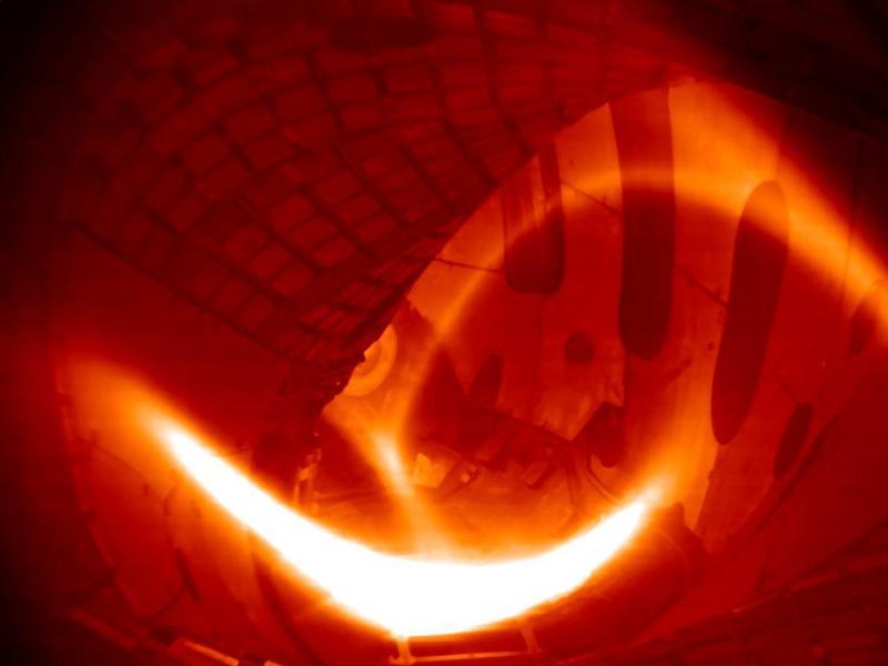#Wendelstein7X #fusion pretzel fires up hydrogen plasma for first time at <a href="/PlasmaphysikIPP/">MPI für Plasmaphysik (IPP)</a>: geekwire.com/2016/wendelste…