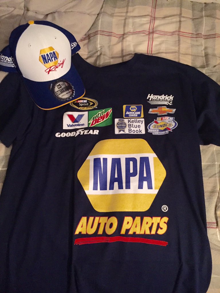 mfagenbaum24's tweet photo. New year, new driver, new apparel @chaseelliott @TeamHendrick @NAPARacing https://t.co/4lK6Qk3Rtw