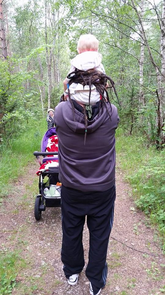 thevoiceofjah's tweet photo. How to safe keep your baby at all times ;D #dreadedup @plirc #tweetfleet https://t.co/WNMmZo9io1