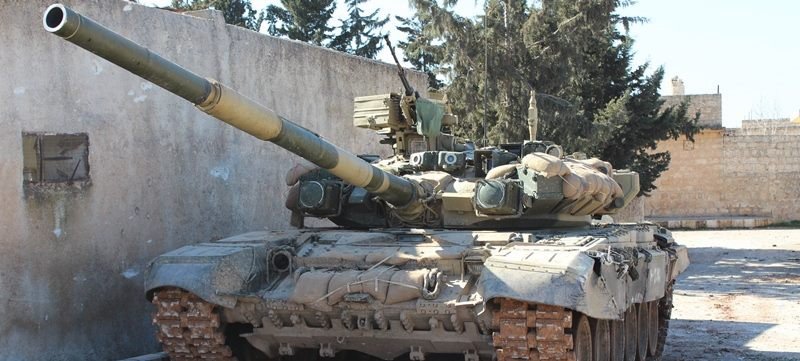دبابه T-90 الروسيه تظهر لاول مره في سوريا !! CaVEPMuUkAAVXl4