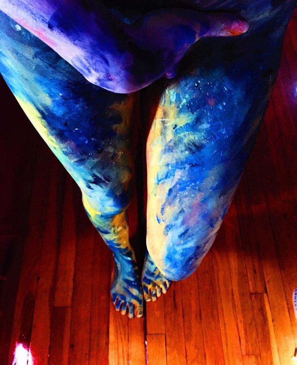 LadyEva_A's tweet photo. would love for a client to paint on me again https://t.co/KHz8lphnqx