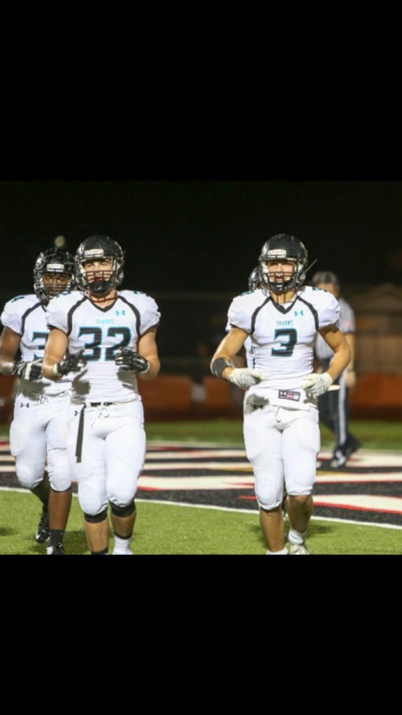 zacharylang32's tweet image. Congrats to my boys signing today! I was blessed to play with you guys and can't wait to see y'all ball #boys4life 🏈