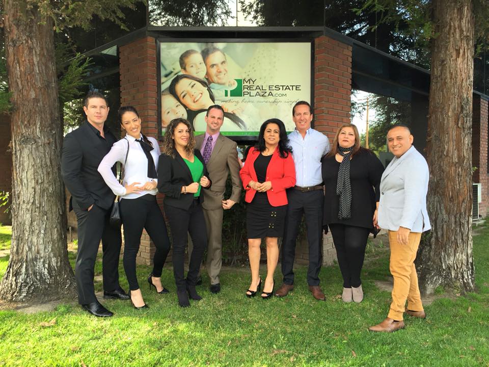 JaniePineda1's tweet photo. #janiesrealestatedotcom #granadahills #realestate #realtor #lakeviewterrace #topseller #topproducer #lookingforhouse https://t.co/7xvS7TUalf