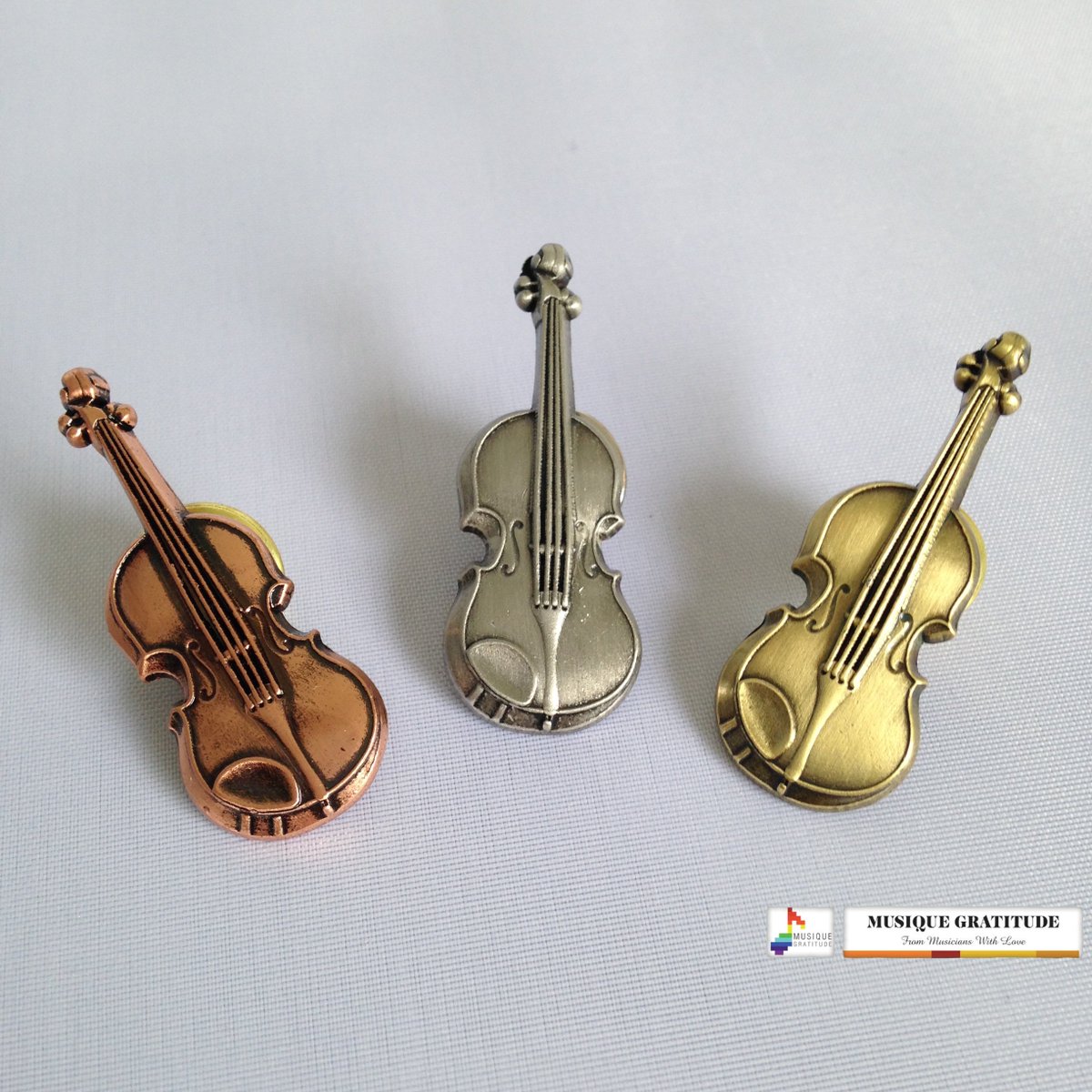 MusiqueGratitud's tweet photo. #Violin Pins, anyone? Grab these lovelies in our 'No Monkey Business Flash Sales' &amp; enjoy up to 20% off! #LastDay https://t.co/oZZQpWmGpV