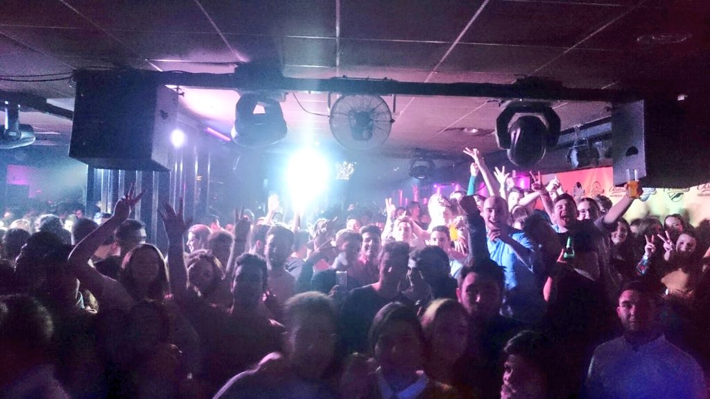 salabahia's tweet photo. 🎉🍸QUEREMOS PREMIARTE CON UN VIP PARA MAÑANA🍸🎉
¡¡RT este tweet y podrás disfrutarlo con 4 amigos!!
#RelojDeArena https://t.co/Cn4jbvFHo1