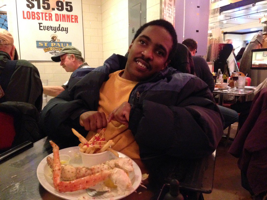 finlkat's tweet photo. @StPaulFish This guy thinks he's a VIP because you treat him like a king.  Thanks for another great crab night! https://t.co/d53TsAgnTL