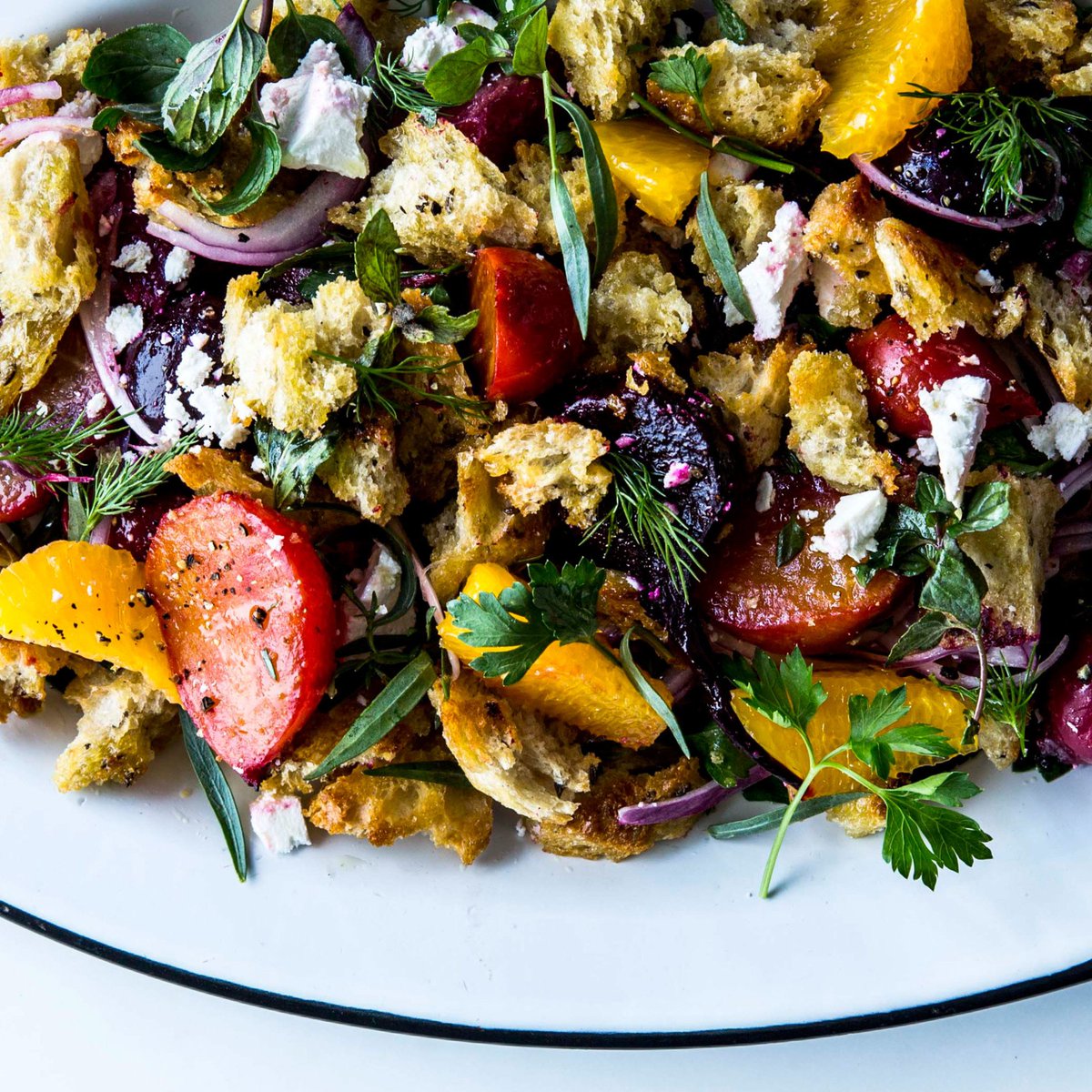 MelissasProduce's tweet photo. A panzanella #recipe that can't be "beet." #MakeCookingEasy w/ #SteamedBeets cc: @bonappetit https://t.co/kDfPTslYoi https://t.co/hyVMNWnGEb